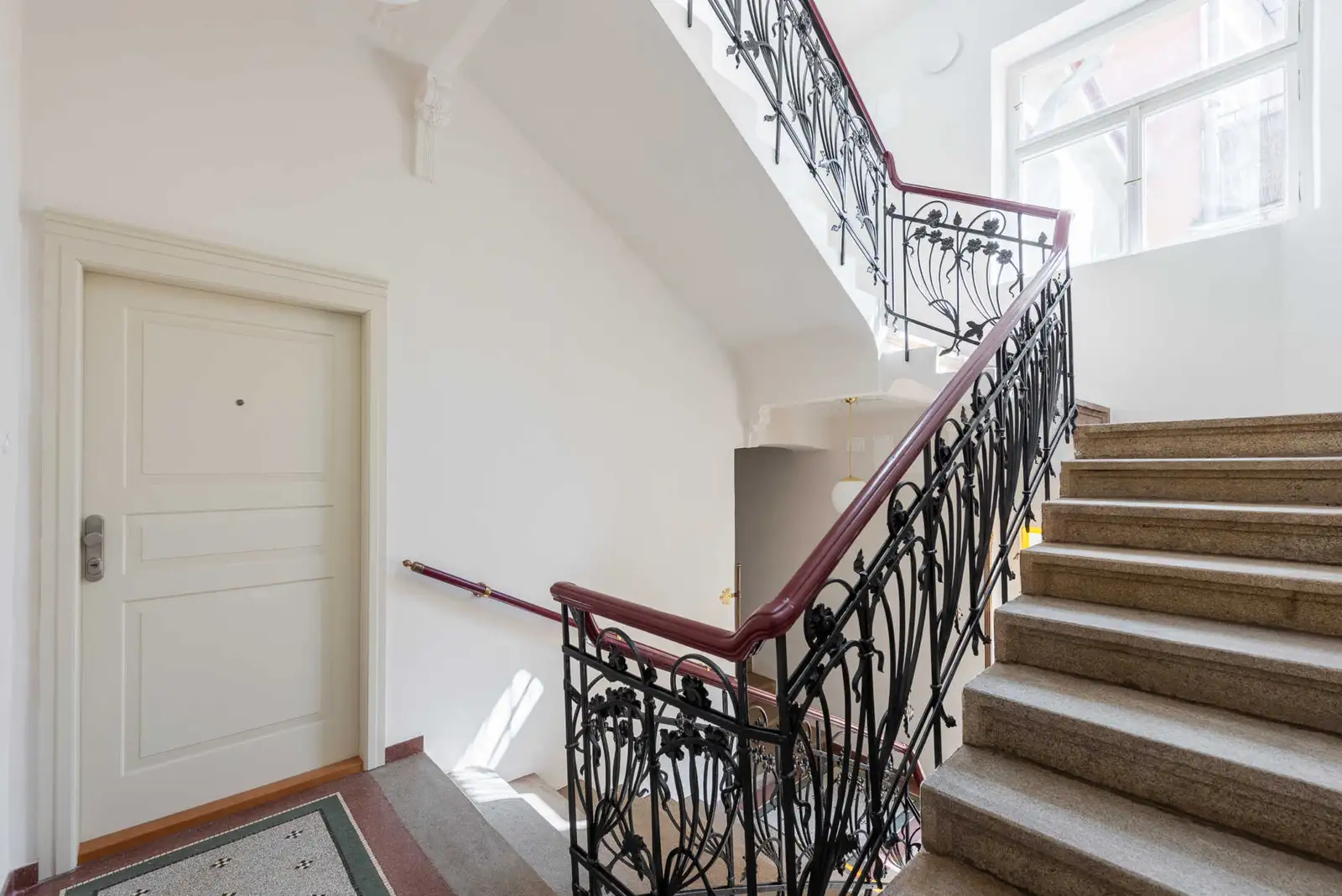Rekonstrukce bytového domu, Praha 1 – fotografie 1 z 14