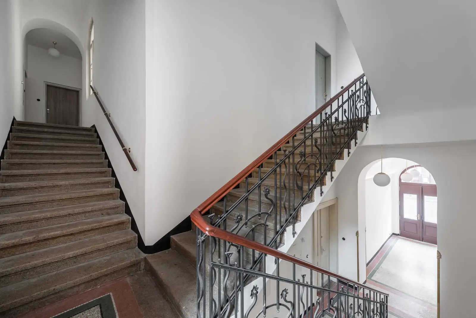 Rekonstrukce bytového domu, Praha 3 – fotografie 3 z 13