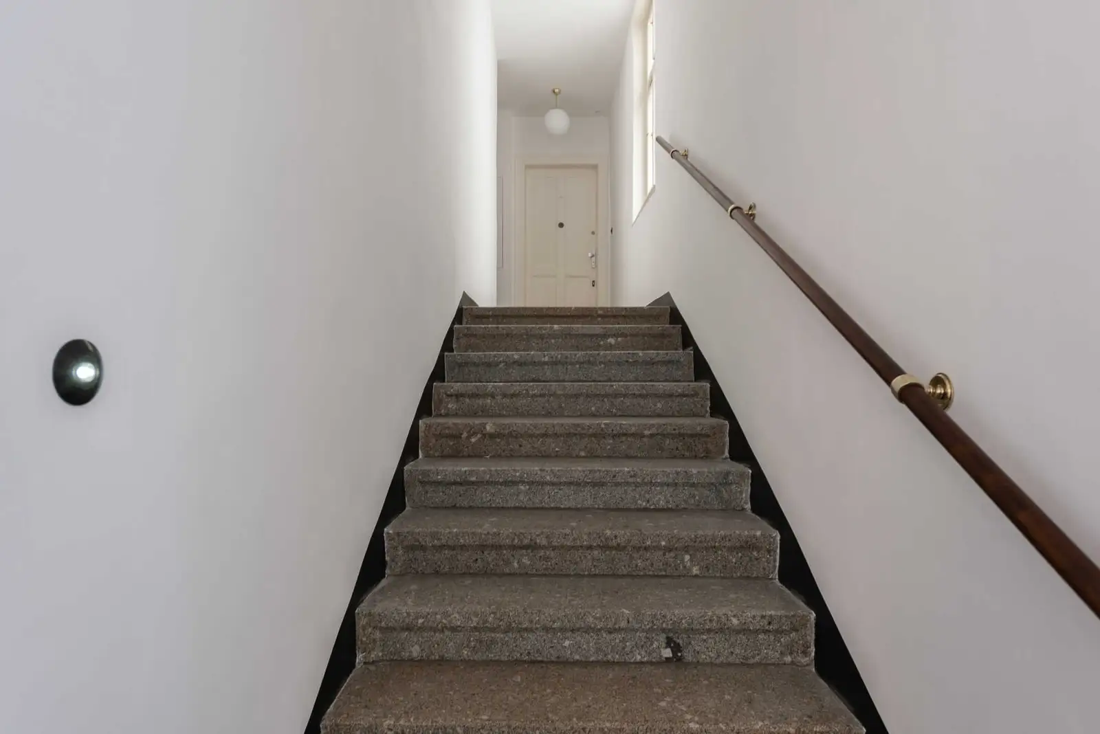 Rekonstrukce bytového domu, Praha 3 – fotografie 6 z 13